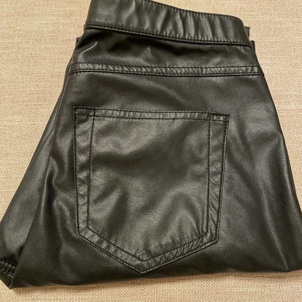 ❤️Hue X-Small Faux Leather Leggings - Picture 13 of 16